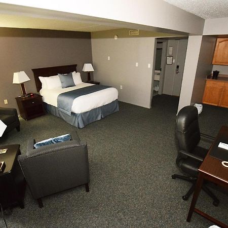 Lakeland Inn Hotel Cold Lake Экстерьер фото
