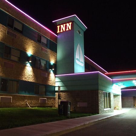 Lakeland Inn Hotel Cold Lake Экстерьер фото