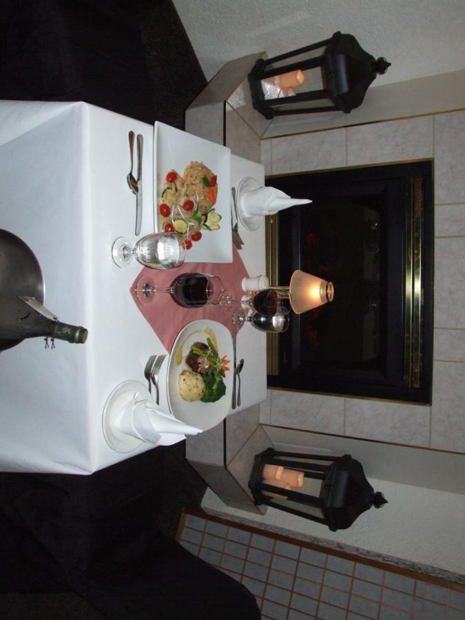Lakeland Inn Hotel Cold Lake Экстерьер фото
