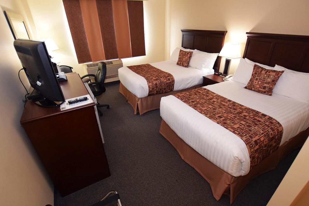 Lakeland Inn Hotel Cold Lake Экстерьер фото