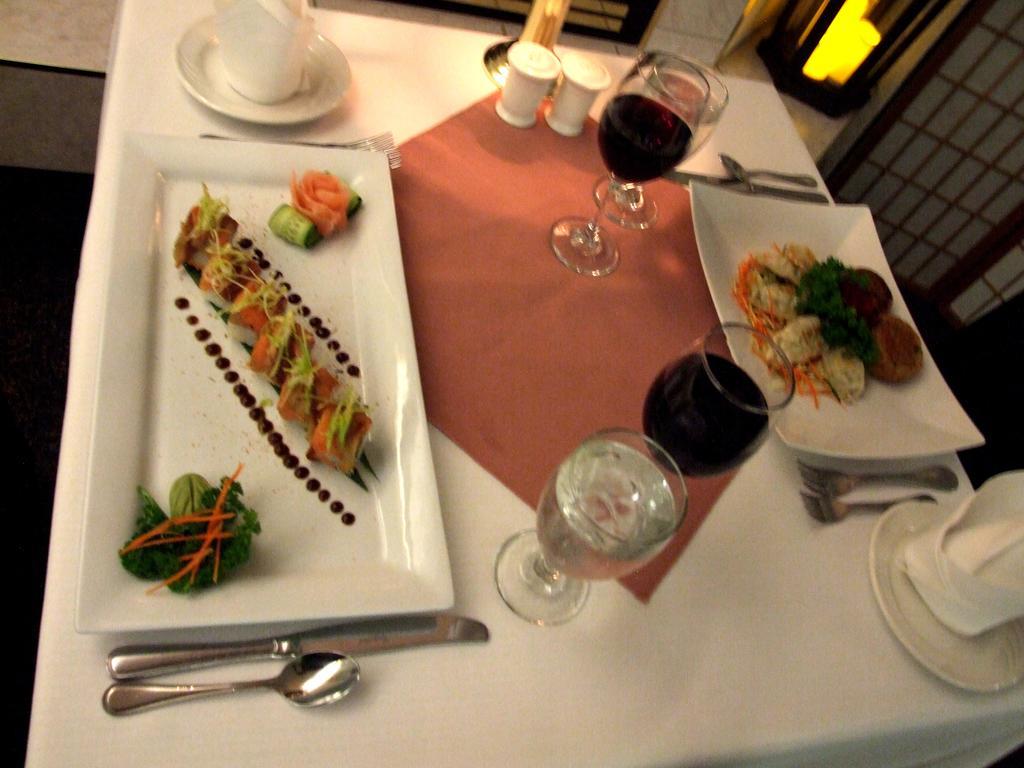 Lakeland Inn Hotel Cold Lake Экстерьер фото