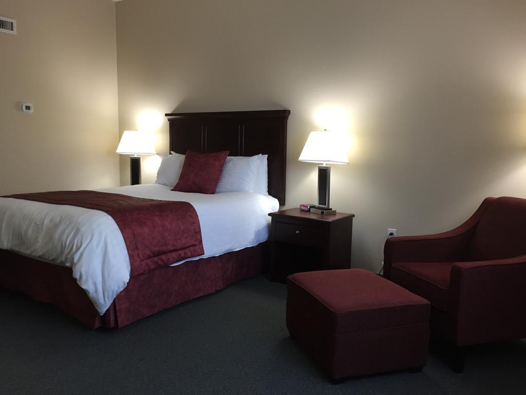 Lakeland Inn Hotel Cold Lake Экстерьер фото