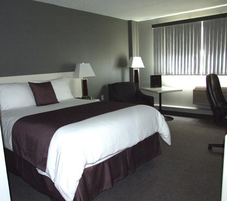 Lakeland Inn Hotel Cold Lake Экстерьер фото